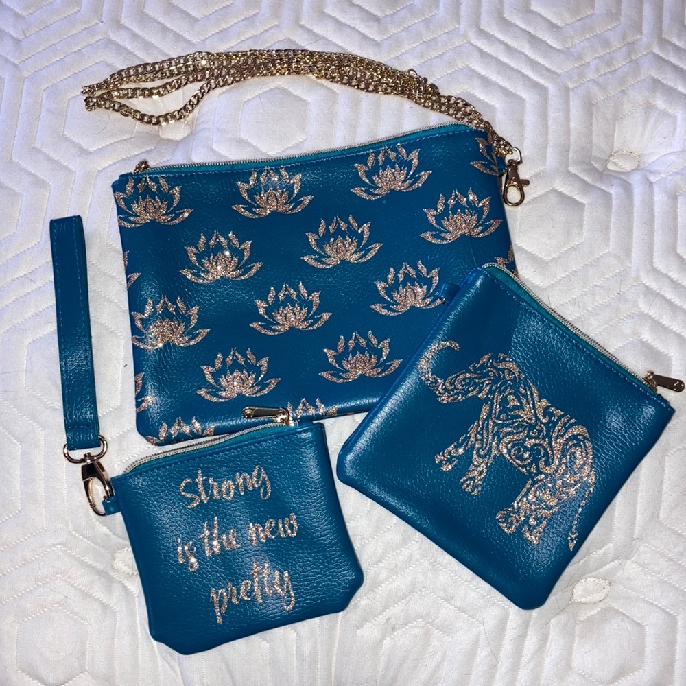 Matching purse set with gold detachable chain